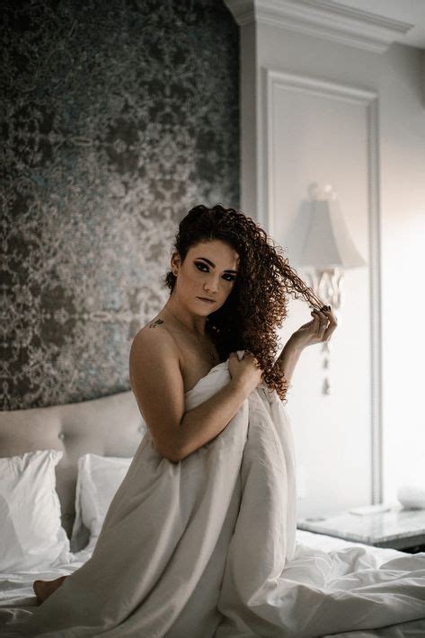 7 Sexy Photography Boudoir Poses for Your Next Photoshoot